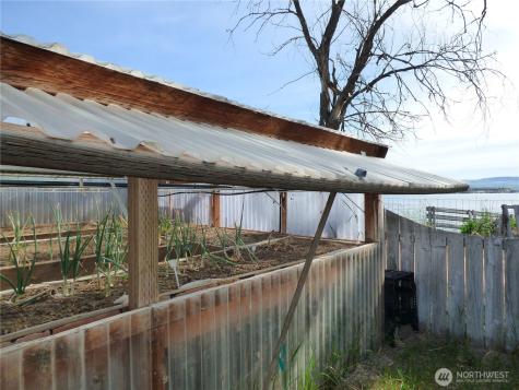 106 Indian Avenue E Brewster WA 98812
