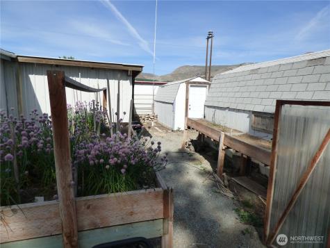 106 Indian Avenue E Brewster WA 98812