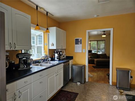 2615 47th Avenue SW Seattle WA 98116
