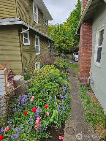 2615 47th Avenue SW Seattle WA 98116