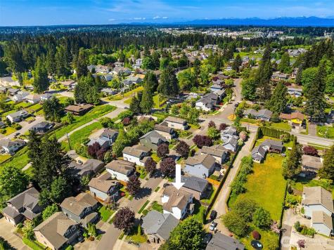 827 180th Street SW Lynnwood WA 98037