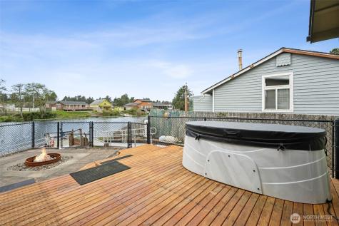 263 Canal Drive NE Ocean Shores WA 98569