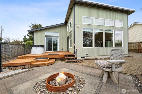 263 Canal Drive NE Ocean Shores WA 98569