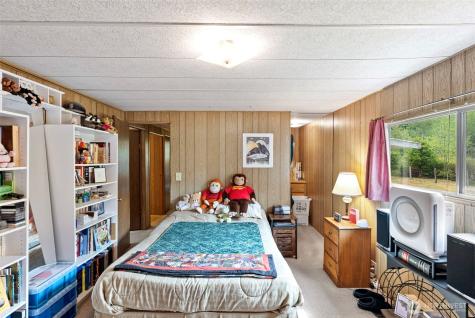 4213 SE Salmonberry Road Port Orchard WA 98366