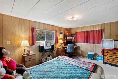 4213 SE Salmonberry Road Port Orchard WA 98366