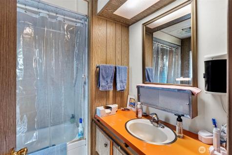 4213 SE Salmonberry Road Port Orchard WA 98366