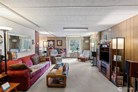 4213 SE Salmonberry Road Port Orchard WA 98366