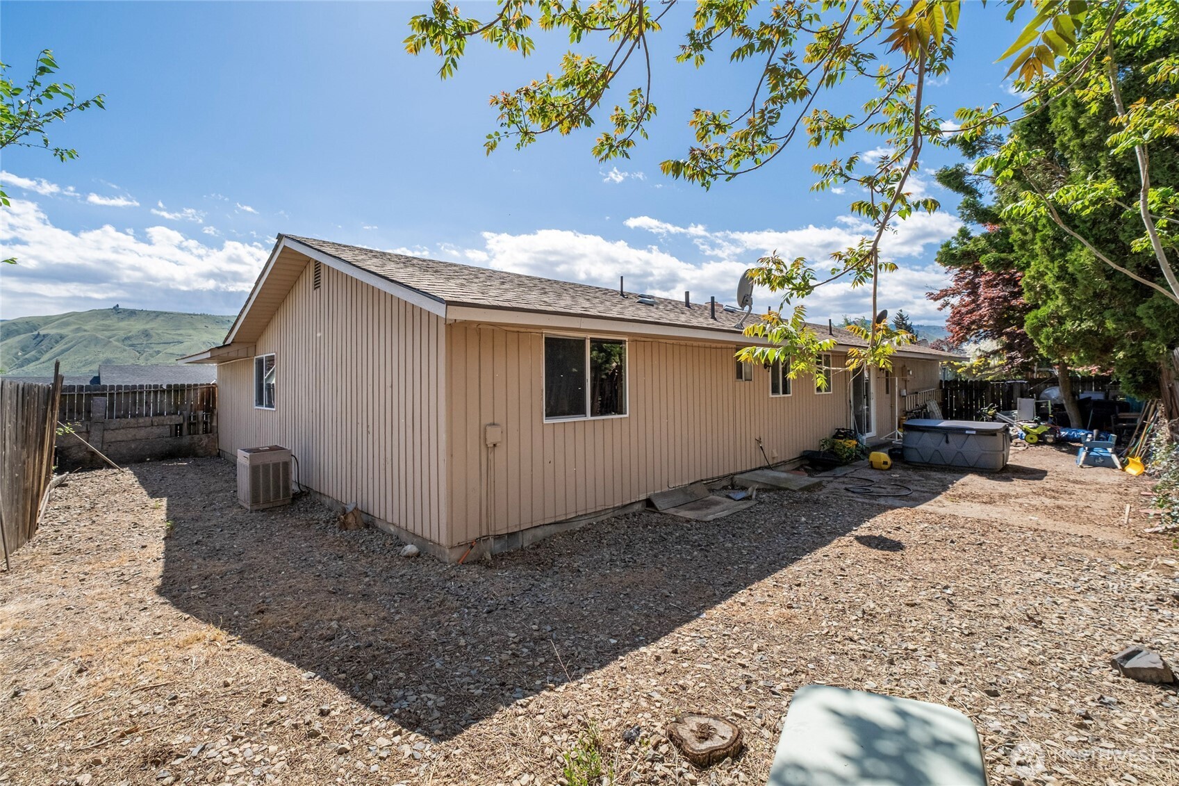 1121 Jean Street SE East Wenatchee WA 98802
