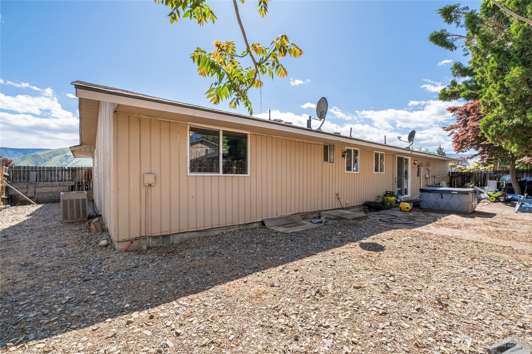 1121 Jean Street SE East Wenatchee WA 98802
