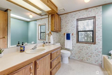 803 E 82nd Street Court Tacoma WA 98404