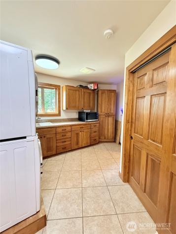 129 Robinson Canyon Road Omak WA 98841