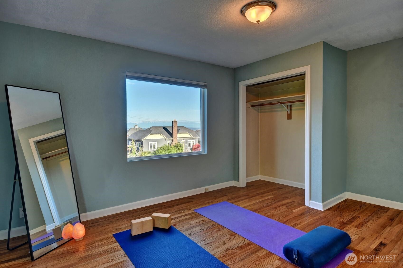 6738 36th Avenue SW Seattle WA 98126