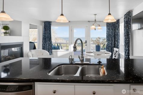 120 Sunrise Avenue SE Ocean Shores WA 98569