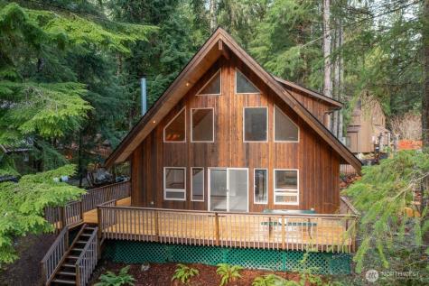 7132 St Helen's Place Glacier WA 98244