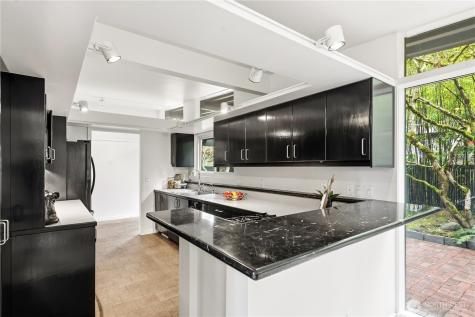 16 Wembley Lane Mercer Island WA 98040