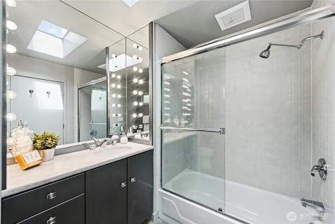 16 Wembley Lane Mercer Island WA 98040