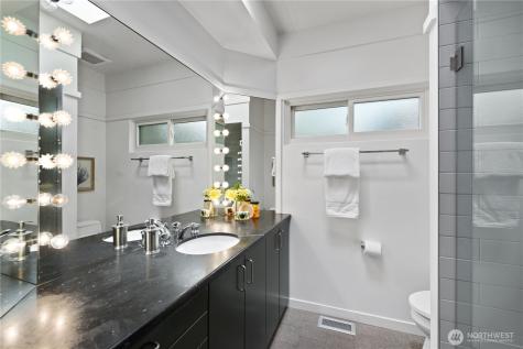 16 Wembley Lane Mercer Island WA 98040