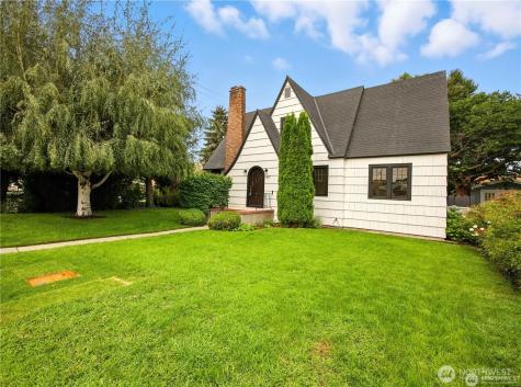 417 N Columbia Street Chelan WA 98816