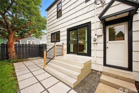 417 N Columbia Street Chelan WA 98816