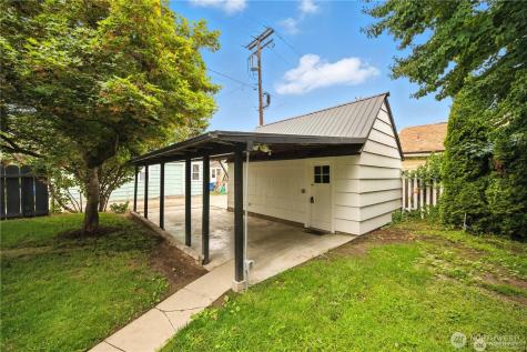417 N Columbia Street Chelan WA 98816