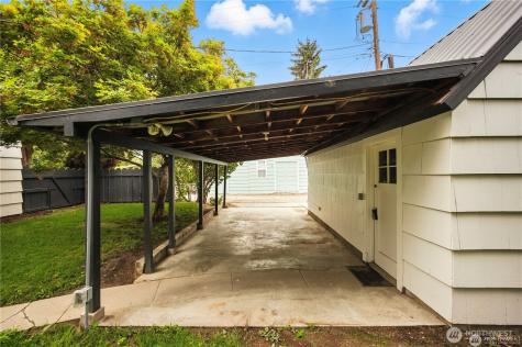 417 N Columbia Street Chelan WA 98816