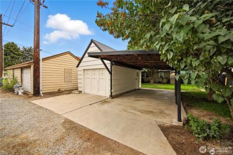 417 N Columbia Street Chelan WA 98816