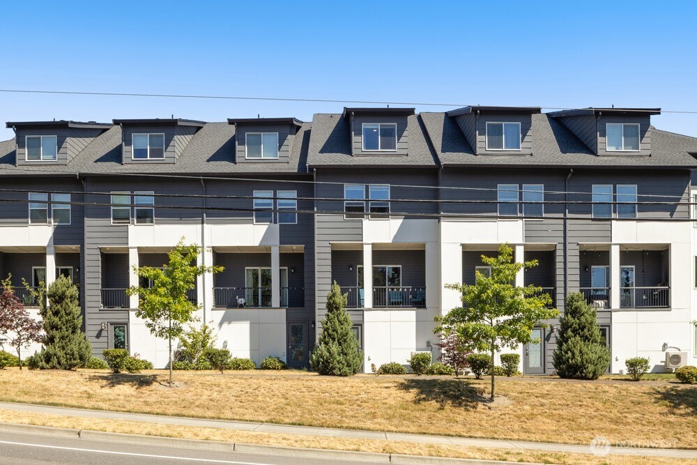 14715 Admiralty Way Lynnwood WA 98087
