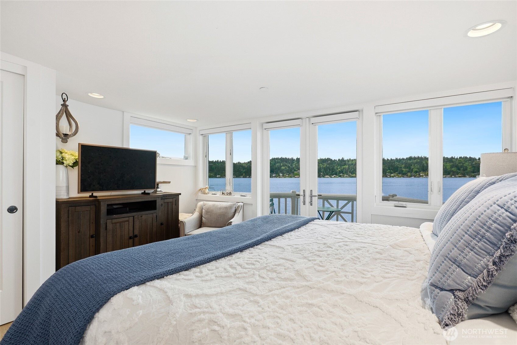 5021 Lakehurst Lane Bellevue WA 98006