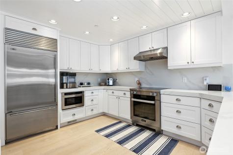5021 Lakehurst Lane Bellevue WA 98006