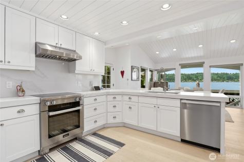 5021 Lakehurst Lane Bellevue WA 98006