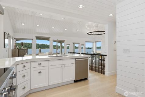 5021 Lakehurst Lane Bellevue WA 98006
