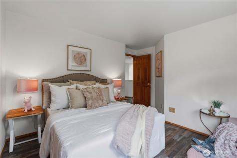 26057 SE 38th Street Sammamish WA 98029