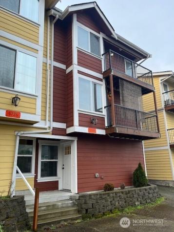 5728 Roosevelt Way NE Seattle WA 98105