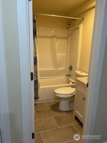 5728 Roosevelt Way NE Seattle WA 98105