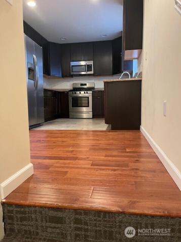 5728 Roosevelt Way NE Seattle WA 98105