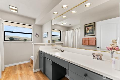 940 Sunrise Heights Road Okanogan WA 98840