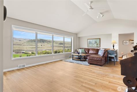 940 Sunrise Heights Road Okanogan WA 98840