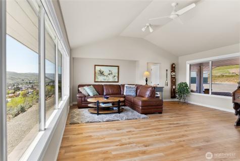 940 Sunrise Heights Road Okanogan WA 98840