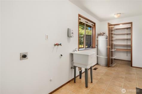 18552 15th Loop NE Poulsbo WA 98370