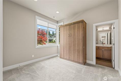 2483 NE 242nd Place Sammamish WA 98074