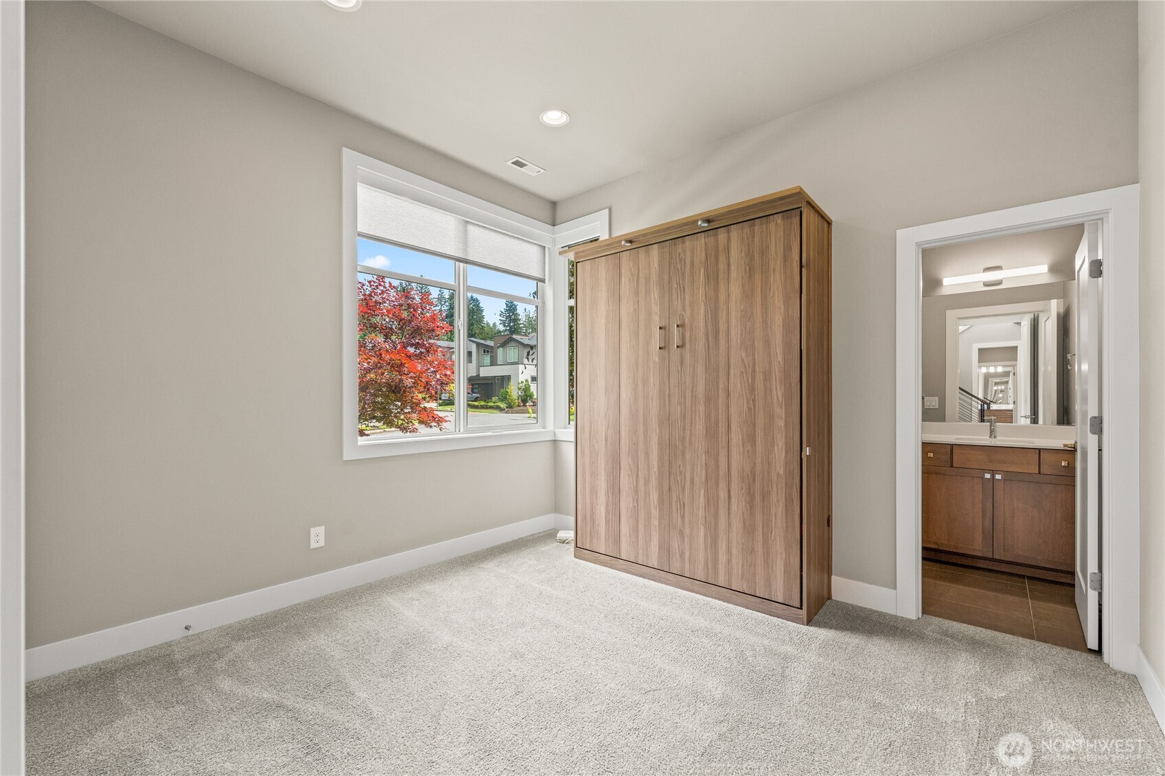 2483 NE 242nd Place Sammamish WA 98074