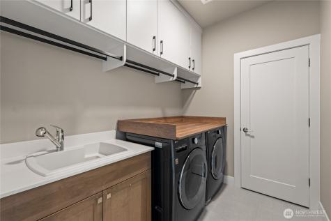 2483 NE 242nd Place Sammamish WA 98074