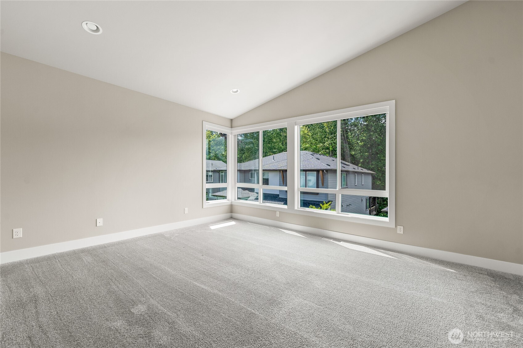 2483 NE 242nd Place Sammamish WA 98074