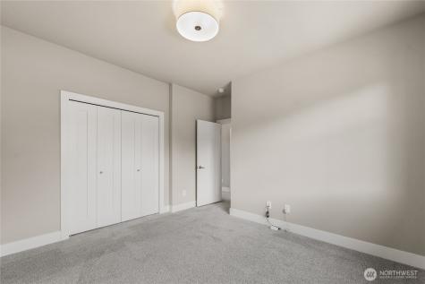 2483 NE 242nd Place Sammamish WA 98074