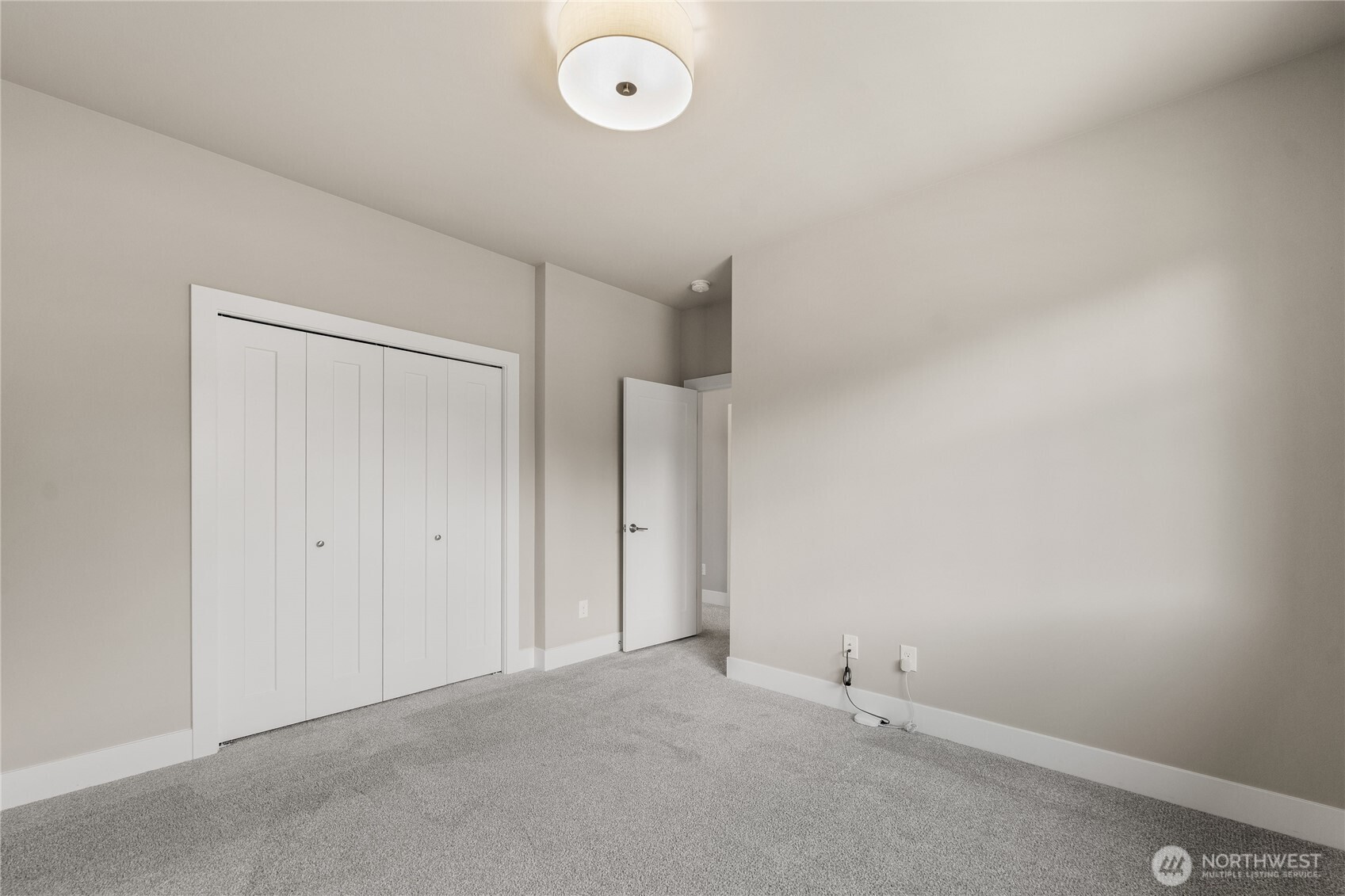 2483 NE 242nd Place Sammamish WA 98074