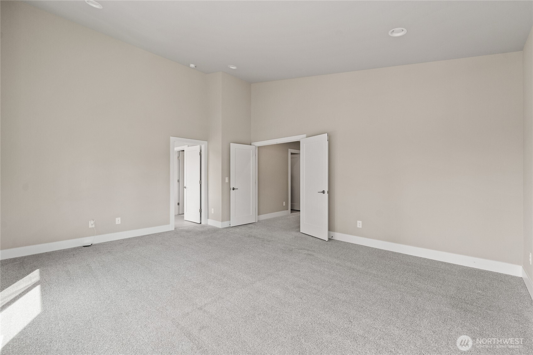 2483 NE 242nd Place Sammamish WA 98074