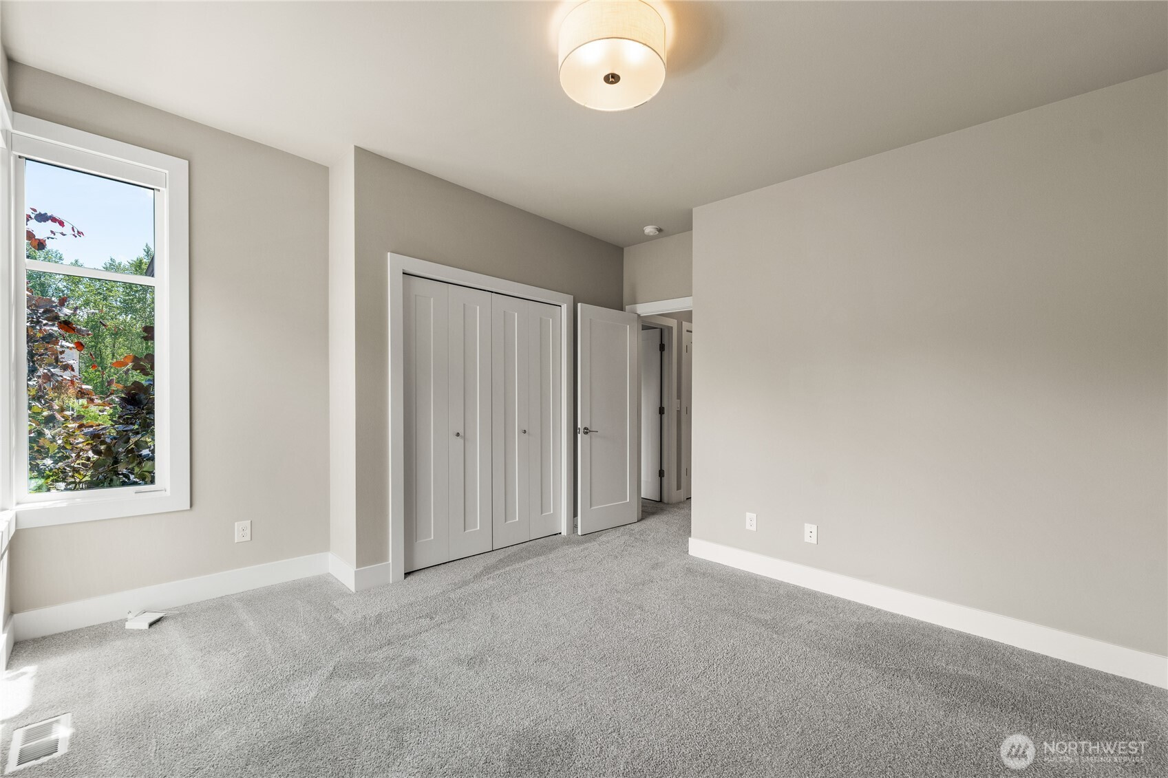 2483 NE 242nd Place Sammamish WA 98074