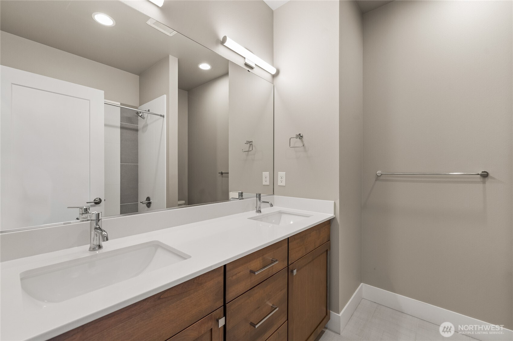 2483 NE 242nd Place Sammamish WA 98074