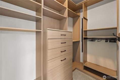 2483 NE 242nd Place Sammamish WA 98074