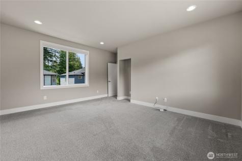 2483 NE 242nd Place Sammamish WA 98074
